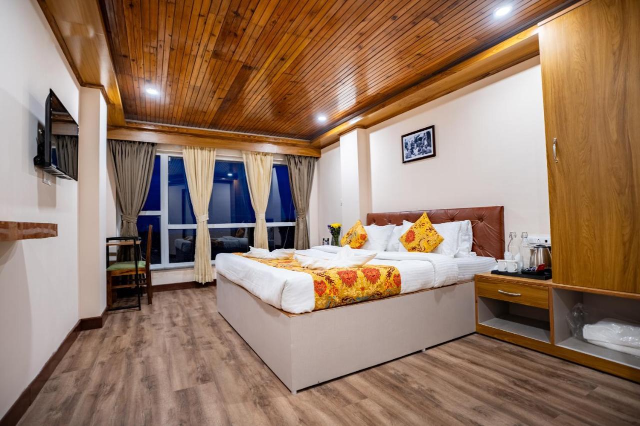 Muscatel Stardust - Chowrasta Mall Road Darjeeling  Bagian luar foto