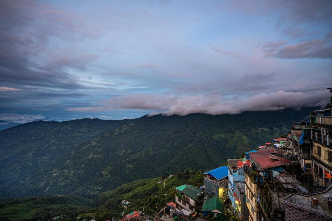 Muscatel Stardust - Chowrasta Mall Road Darjeeling  Bagian luar foto