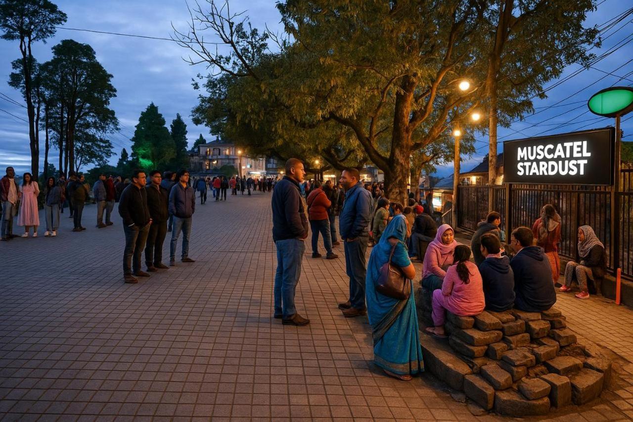Muscatel Stardust - Chowrasta Mall Road Darjeeling  Bagian luar foto